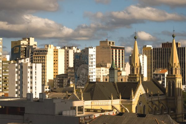 Curitiba uma cidade que une natureza, inovação e bem-estar_